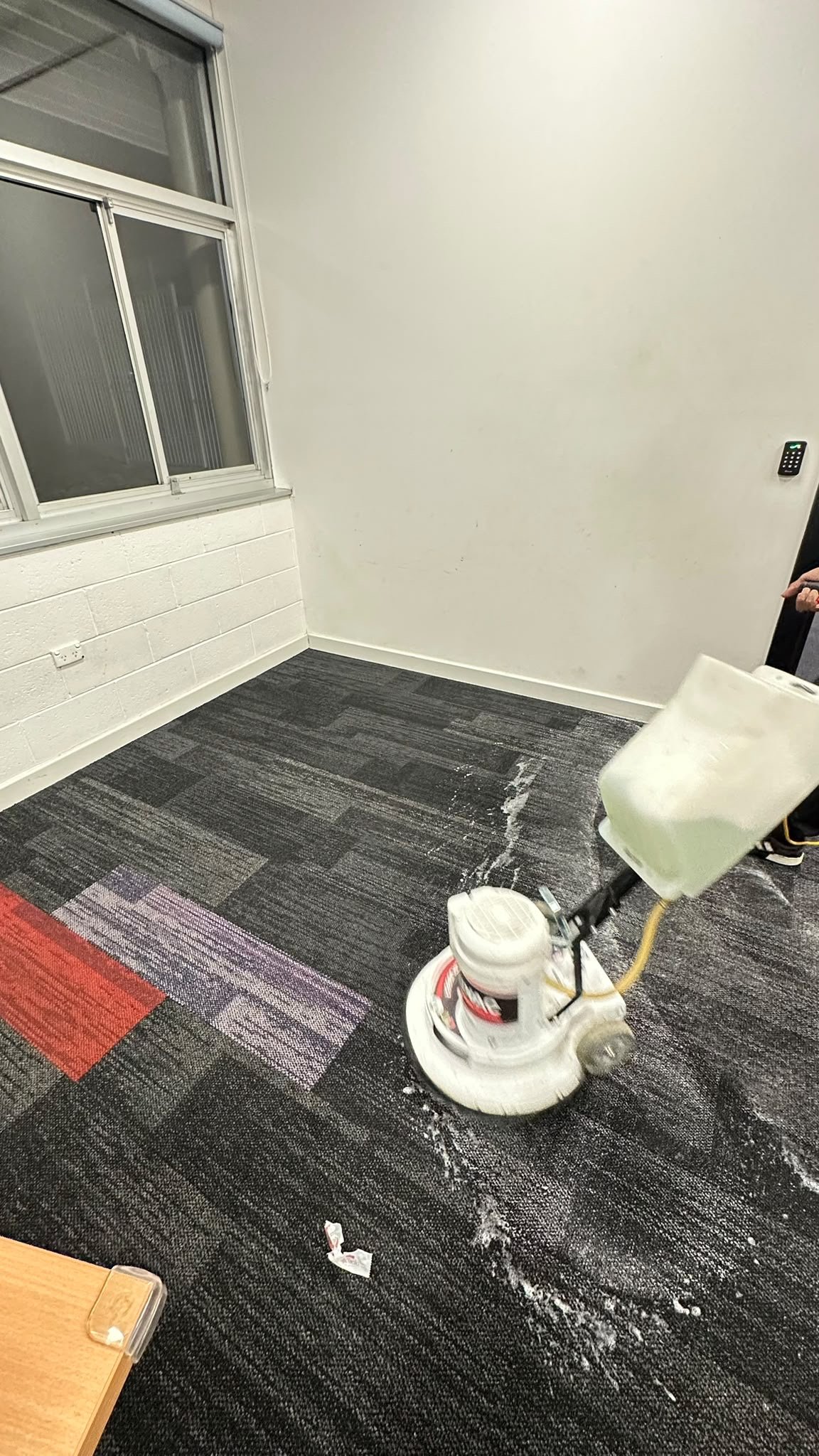 Commercial carpet cleaning with machine
